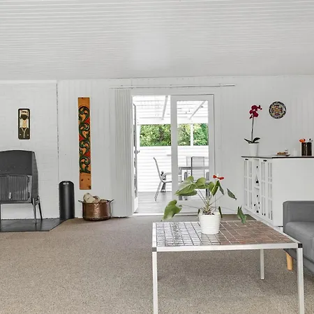 Beautiful In Grenaa With Kitchen Holiday home Brondstrup